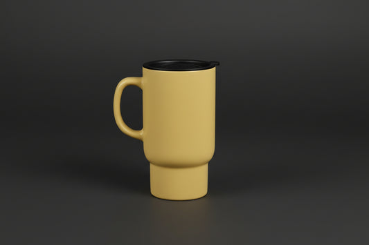 Mug en porcelaine personnalisé avec gravure et couvercle