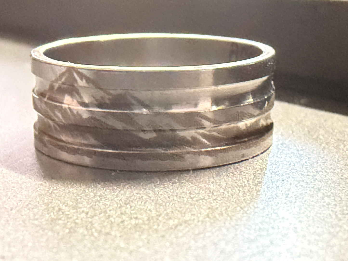 Edelstahlring mit Berggravur